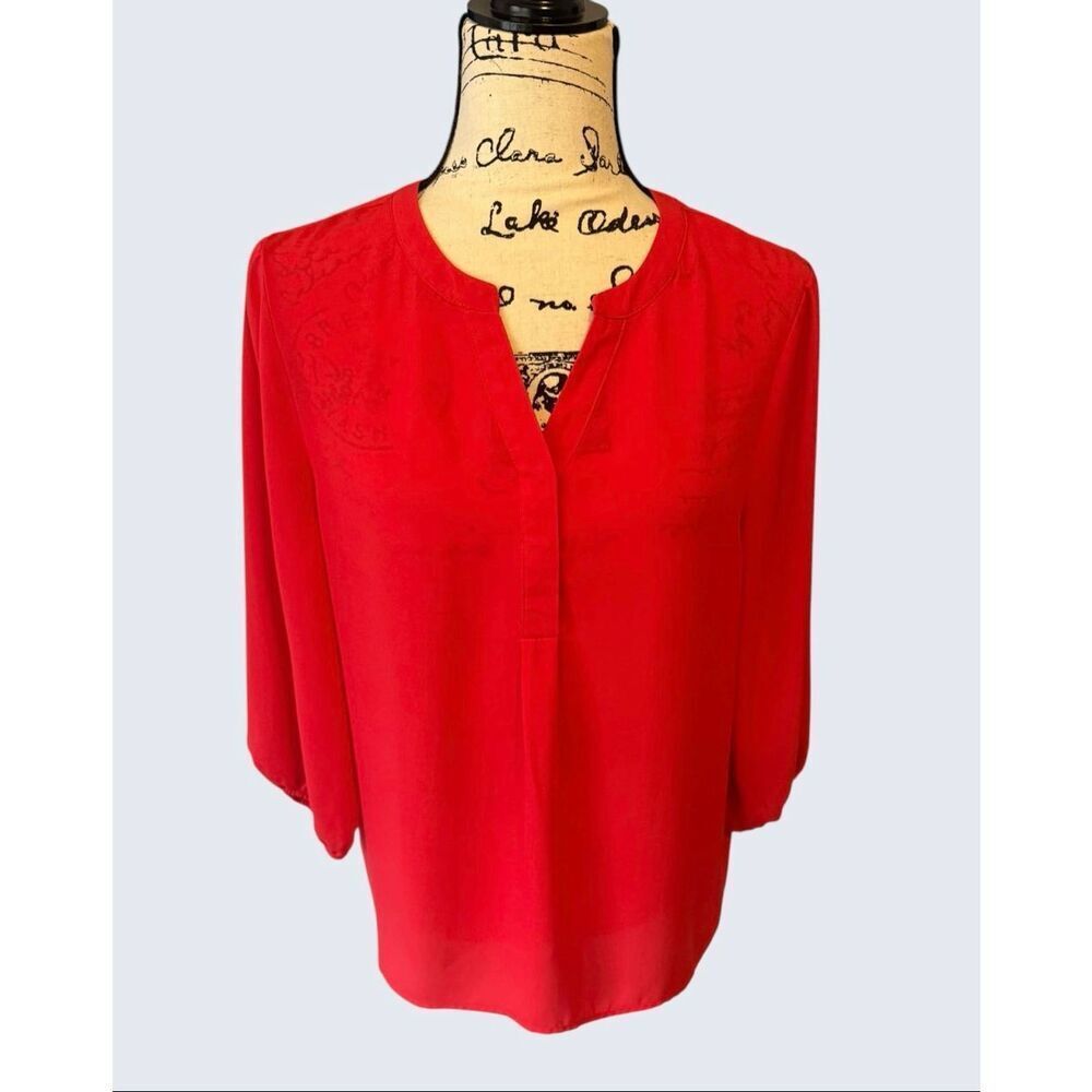 Violet + Claire Red Pleated Back V-Neck Blouse M